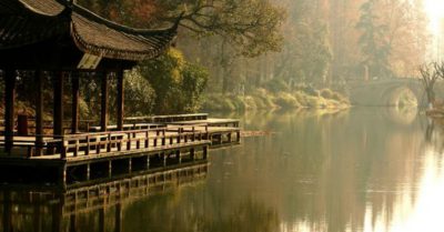 Hàm ý ẩn chứa trong thơ điền viên của Đào Uyên Minh: Áo pha sương chẳng tiếc, cốt không trái với lòng