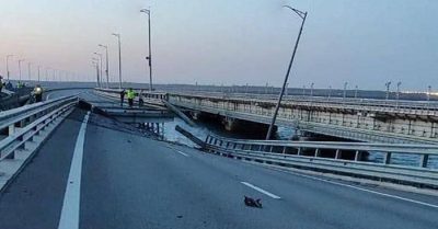 Bộ trưởng Ukraina nói cầu Crimea bị thiết bị không người lái của hải quân tấn công