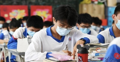 40 học sinh ở Vân Nam nhập viện sau khi ăn chân gà thối