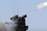 Mỹ chuyển giao bom chùm, tên lửa phòng không và HIMARS cho Ukraina
