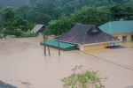 Mưa lớn, nhiều tỉnh miền Trung thiệt hại