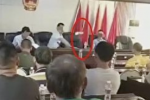 Trung Quốc: Đối thoại lĩnh vực đất đai, quan chức ném chai, dân đứng đập bàn