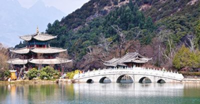 Người đã khuất chuyển sinh, quay lại tương trợ người nhà nghèo khó