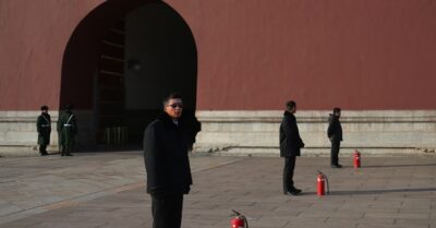 Tập Cận Bình trốn trong tòa nhà Bát Nhất gọi video nhắn nhủ an ủi quân đội, một bức ảnh hé lộ tín hiệu nguy hiểm