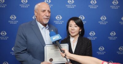 Màn trình diễn của Thần Vân đã làm say đắm lòng người ở Las Vegas; Phó Thống đốc bang trực tiếp trao giải: Chính quyền cộng sản không thể ngăn cản