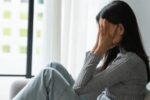 Việc chăm sóc cả gia đình mà quên mất bản thân đã dẫn đến sự mất cân bằng về sức khỏe thể chất và tinh thần của cô ấy.