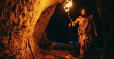 Phát hiện dấu vết lửa 1,79 triệu năm trước trong hang động ở Nam Phi: Thời điểm con người làm chủ ngọn lửa có thể được đẩy lên sớm hơn đáng kể