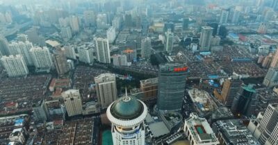Nợ công kỷ lục và làn sóng rút vốn ồ ạt khỏi Trung Quốc