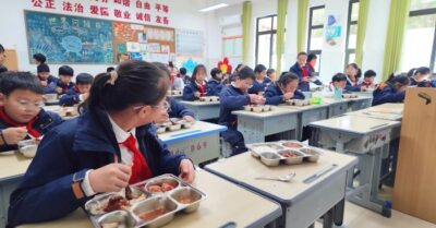 Trung Quốc: Nhiều trường tiểu học biến thành viện dưỡng lão