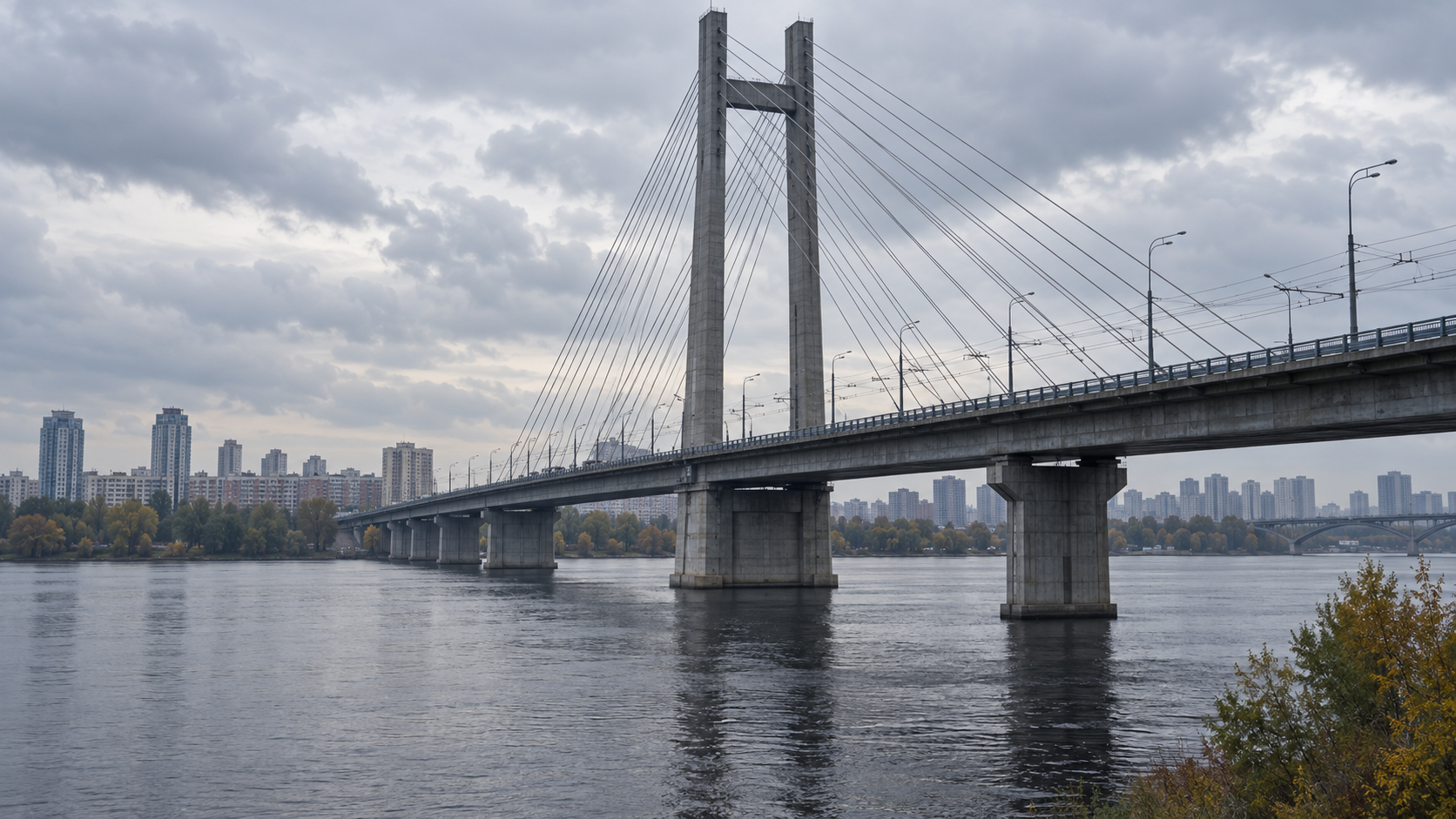 Thị trưởng Kyiv: cầu Bắc bị tập kích, giao thông một chiều bị chặn