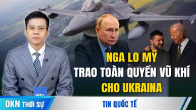 Nga đình chỉ dịch vụ phà tới Crimea sau khi Ukraina tấn công cảng